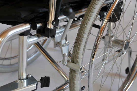 Кресло-коляска инвалидная механическая FS 908 LJ (46 см) колеса пневмо - 6